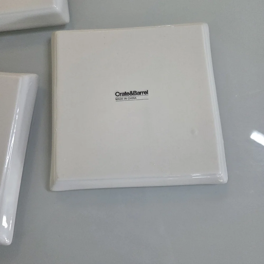 CRATE & BARREL Square Road Trip Plates 5.75